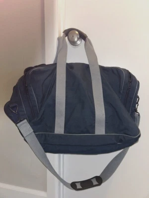 Bill Bayley Bolsos De Colección Bolso Mensajero Hecho en EE. UU. Azul Marino Correa para el Hombro Desmontable Foto 1 de 4