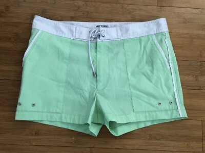 Bañador corto Mr Turk para hombre talla 34 verde blanco a rayas forrado de malla usado en excelente estado Foto 1 de 4