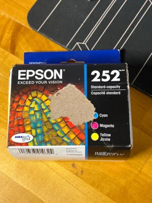 Paquete de cartuchos de tinta originales Epson 252 color sellado ¡Envío gratuito! 08/2026 MIRAR Foto 1 de 2