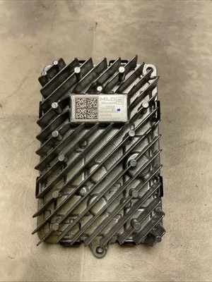 Módulo de control de iluminación LED OEM 2019-24 Chevy Silverado, GMC Sierra P/N 13552038 Foto 1 de 4