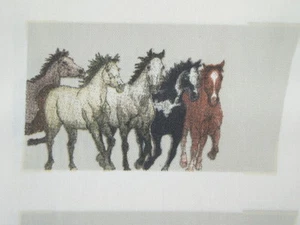 1 fabric panel, 6 sets of oven mitt tops, GALLOPING HORSES - Bild 1 von 3