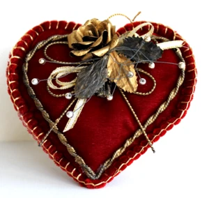 Burgundy and Gold Velvet Heart W/Rose ornament - Picture 1 of 3