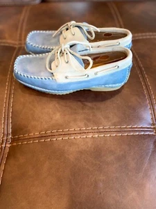 pre owned men's boat shoe GBX size 7 light blue gum bottom box worn once 2 eye - Picture 1 of 4