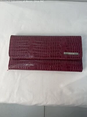 Gently Loved Burgundy Kenneth Cole Reaction钱包 — 第 1/4 张图片