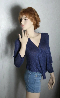 Cómodo Suéter Azul Arizona Moda con Encaje Abierto Trabajo Espalda - ¿Ropa de Playa? Foto 1 de 4