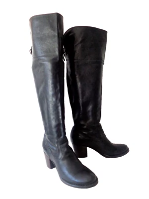 Botas de Equitação FRYE 8M Lucinda Slouch Couro Preto Sobre o Joelho Salto Médio - Imagem 1 de 4