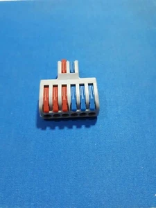 Connettori per cavi elettrici 8 pin morsetti autobloccanti FILI LED - Foto 1 di 2