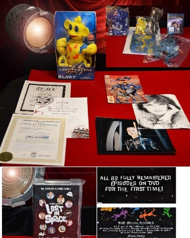 HEATHER GRAHAM, ANGELA CARTWRIGHT Signed Lost In Space BLAWP Toy, DVD COA + More Cover