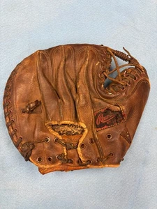 Vintage 1940s? Rawlings Baseball Catchers Mitt - Picture 1 of 5