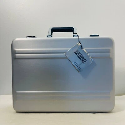 Zero Halliburton LT-SI Aluminum Laptop Case w/Removable portfolio case - Image 1 of 4