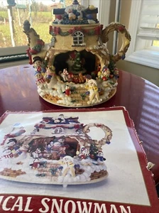 Celebrate The Season Musical Windup Snowmen & Penguins Teapot w/ light & rotates - Picture 1 of 14