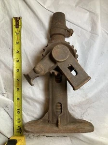 Antique Bevel Gear Ratcheting Automobile Jack - Picture 1 of 4