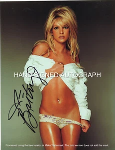 FOTO A COLOR AUTOGRAFIADA POR BRITNEY SPEARS 8 1/2 X 11 / CERTIFICADO DE AUTENTICIDAD - Imagen 1 de 2