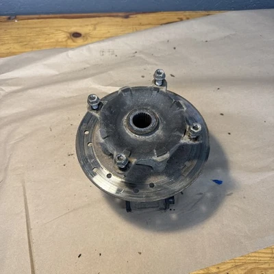 Conjunto de buje trasero derecho Polaris Sportsman 700 2003 y freno de disco  Foto 1 de 4