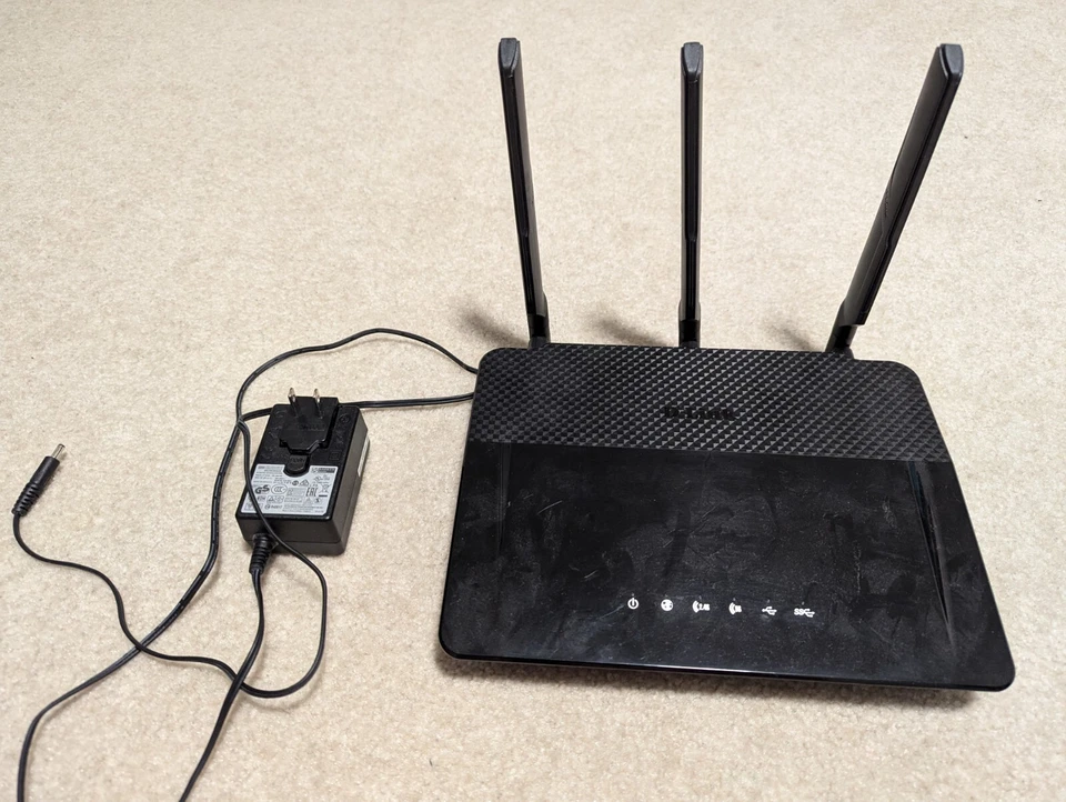 D-Link 1-Port Wireless Router (DIR-880L) - Image 1 of 1