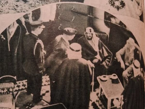 ABDUL AZIZ IBN SAUD KING OF SAUDI ARABIA 1945 F. D. ROOSEVELT Margaret O'BRIEN - Foto 1 di 15