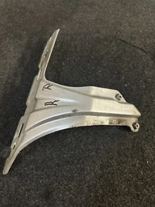 KotflügelHalterung Rechts Volkswagen Touran Bj 2005 - Bild 1 von 3