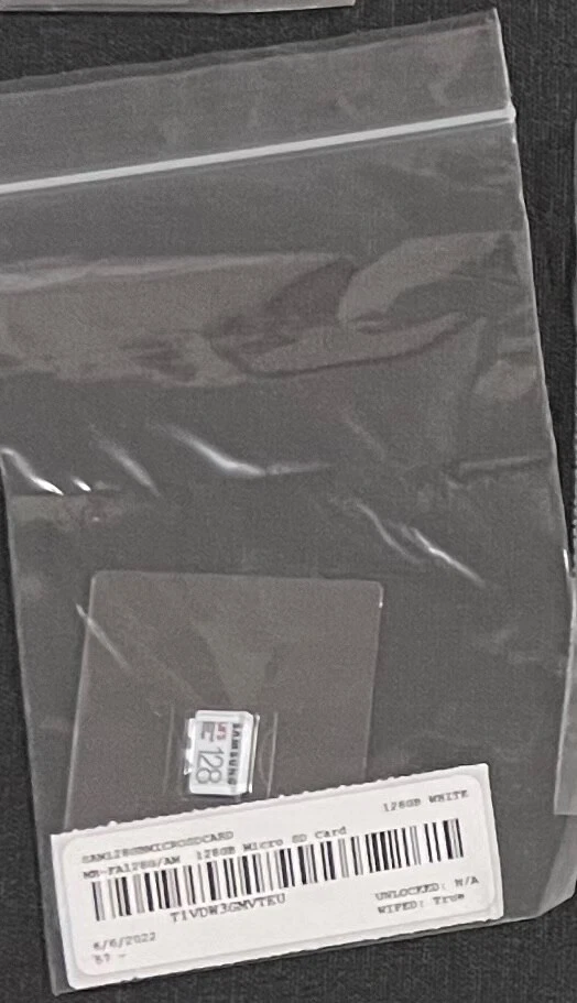 Tarjeta de memoria Samsung Universal Flash Storage UFS 128 GB blanca Foto 1 de 1