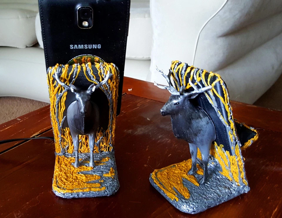 BULL ELK Assortment Cell Phone Arteries Stand, Cradle and Charging Dock. - Image 1 of 4