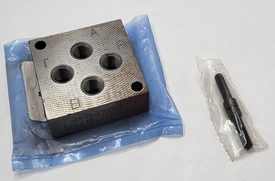 Puertos inferiores de subplaca de válvula hidráulica Daman SPD22NS35 con perno de acero DD03SPB#P Foto 1 de 4