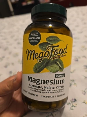 Magnesio 300 mg, 120 cápsulas de MegaFood Exp 9/26 glicinato, malato, citrato  Foto 1 de 3