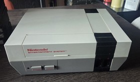 Nintendo Entertainment System NES-001 Console 1985 Mario Duck Hunt 18 Games +