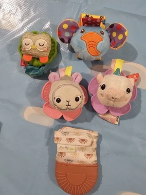Lot of 5 infant wrist/hand teether toys - Image 1 of 4