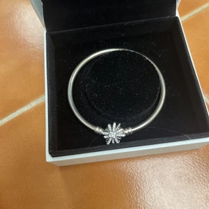 ECHTER PANDORA ARMREIF ARMBAND UNIKAT SCHNEEFLOCKE 7,5 MIT BOX NEU - Bild 1 von 5