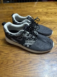 SELTENE Nike Roshe One Winter warme Zehe Gr. 8 Damen Tribal Muster 685286-001 - Bild 1 von 7