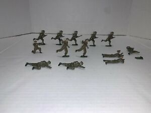 Vintage 1940's W Britains Soldiers British Infantry in Action some articulated