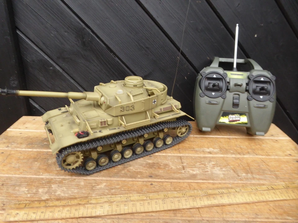 Forces of Valor Radio Controlled Series - WW2 German Tank .Working order  (M - Image 1 of 4