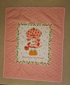 Vintage 1980 Spring Mills Inc. Strawberry Shortcake Quilt Decke 42 x 34 cm - Bild 1 von 4