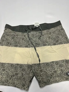 roark boardshorts 34 - Picture 1 of 2