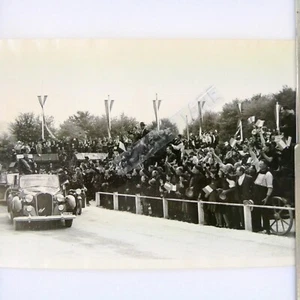 Foto b/n Le trionfali accoglienze di Milano all'arrivo del Duce. - Picture 1 of 1