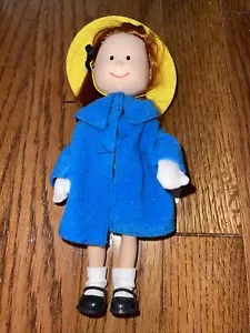 Madeline 8" bewegliche Vinyl Puppe Original Kleid und Socken, Schuhe, Hut, Handschuhe 1997 - Bild 1 von 7