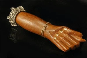 OLD CARVED WOOD FIGA HAND SILVER METAL LARGE DANGLE CHARM D145-12 - Picture 1 of 6