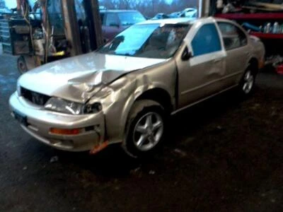 95 96 97 98 99 Conjunto de bomba de combustible Nissan MAXIMA Foto 1 de 4