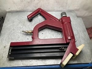 Clavadora de piso de madera dura Portamatic 421 90-95 PSI - Imagen 1 de 19