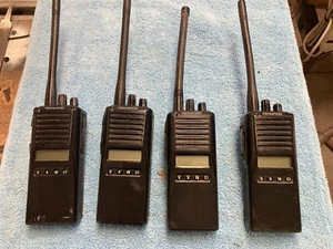 KENWOOD TK-280 VHF PORTABLE - VERSION 2 - Battery and Charger included - Zdjęcie 1 z 1