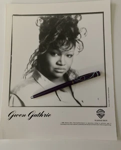 1988 Gwen Guthrie Singer Songwriter 8x10 B&W Matte Publicity Press Music Photo - Picture 1 of 4