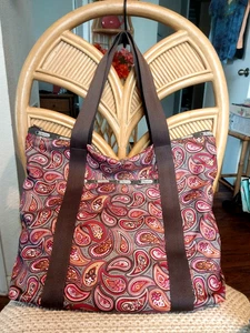 LeSportsac große braune Reisetasche mit Riemen und Paisleymuster - Bild 1 von 6