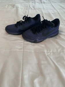 Scarpe da basket Nike Kobe 10 X Blackout Violet giovani 5,5 Y 726067-005 - Foto 1 di 8