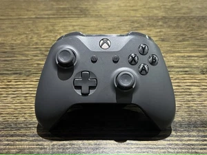 Microsoft Xbox One X Gold Rush Special Edition Battlefield V Controller - RARE - Picture 1 of 9