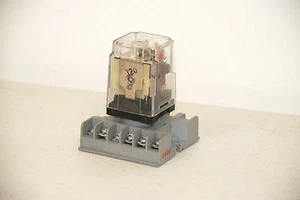 Potter & Brumfield KRPA-14AN-120 Relay plus Relay Base - Bild 1 von 3