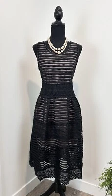 Talla Mediana - VESTIDO GIANNI BINI - NEGRO - Superposición de Encaje - Línea A - Sin Mangas $199 Foto 1 de 4