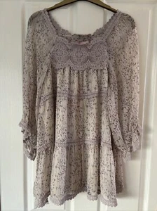 BRAND NEW Darling Purple Floral Blouse With Lace Trim And Silk Lining - Size M - Picture 1 of 7