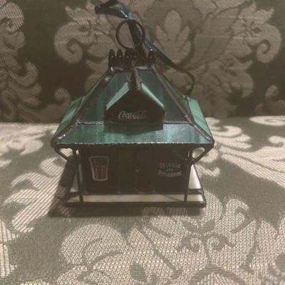 Coca Cola Vitral Estación Depósito de Tren Ornamento Reliquia Casa Coleccionable Foto 1 de 4