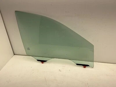 Cristal ventana delantera derecha Nissan Pathfinder 2013-2016 OEM. Foto 1 de 4