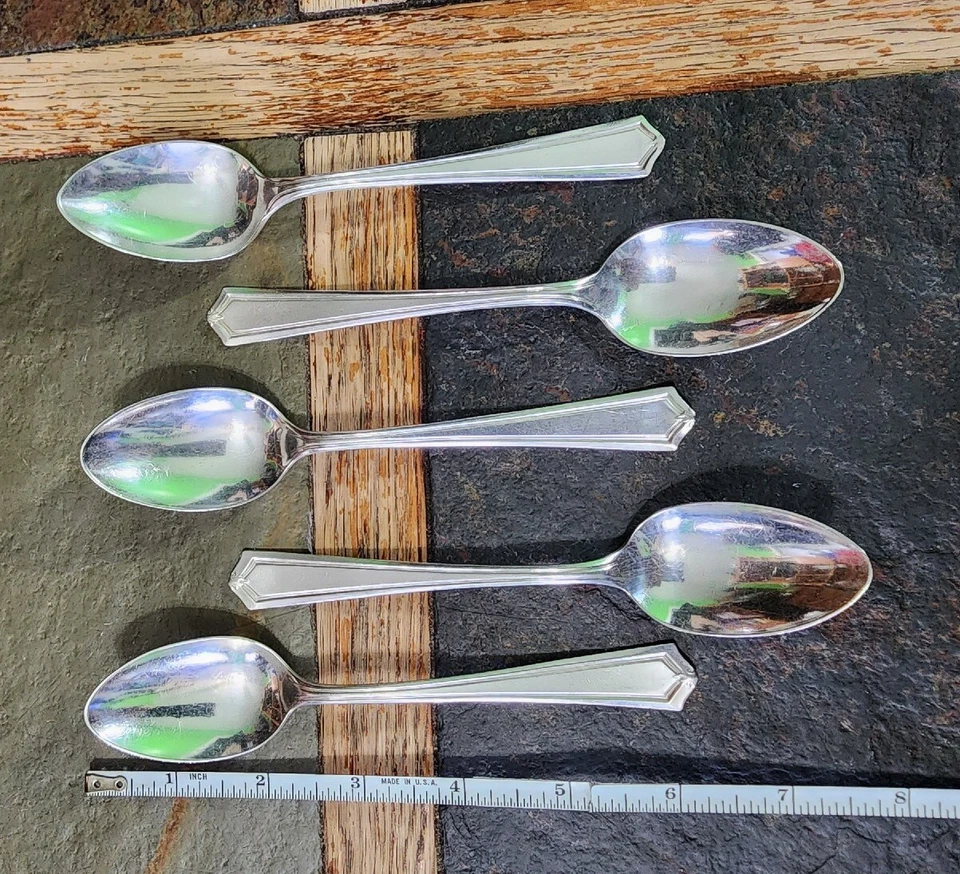 ✅️ LOTE DE 5 COLHERES DE CHÁ/COLHERES DE CHÁ ANTIGAS c1915 SALEM AKA LOWELL BANHADAS A PRATA 🍵 - Imagem 1 de 4