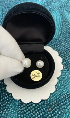 Solid 14K Yellow Gold White High Lustre Cultured Pearl 8.3 mm Stud Earrings 1.6g - Image 1 of 3